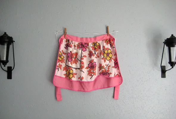 Reversible apron