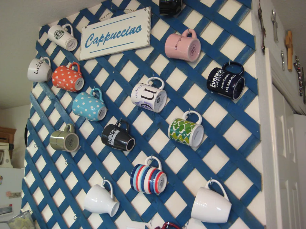 Cafe on hooks