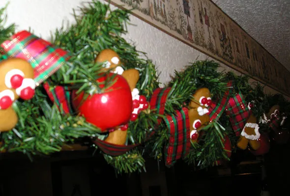 Do gingerbread men work like mistletoe?